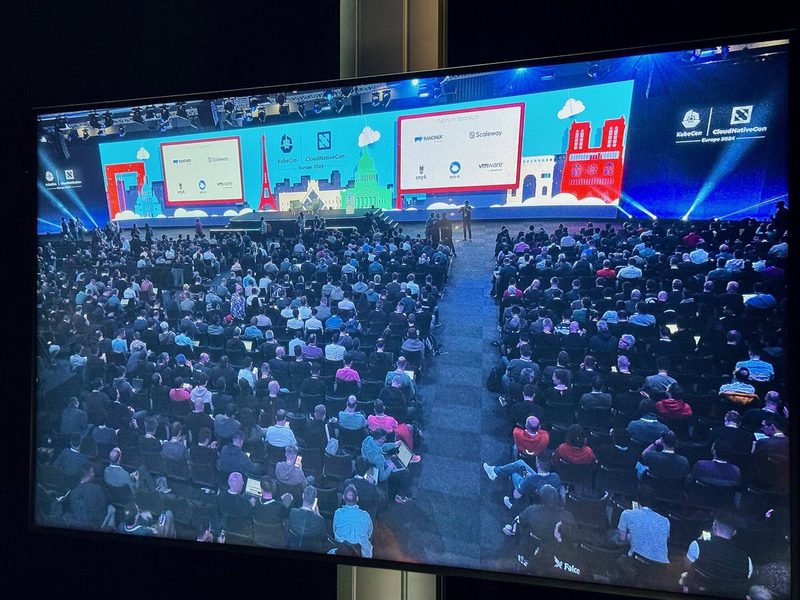 KubeCon EU 2024 sustainability keynote — stage photo 1